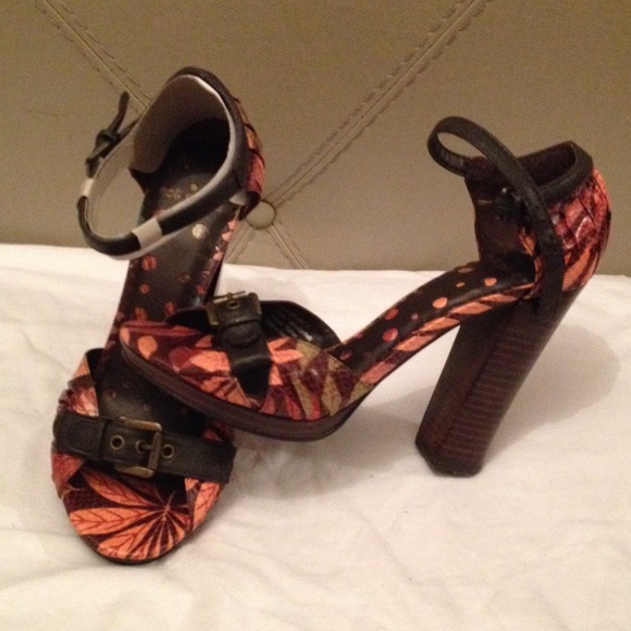 Heels - Picture 1 of 1