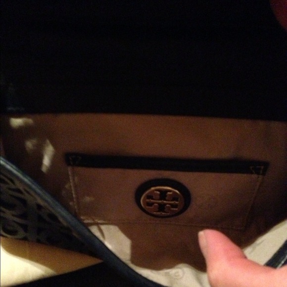 Tory Burch Kelsey Clutch (KEEPING FOR NOW) - Picture 3 of 4