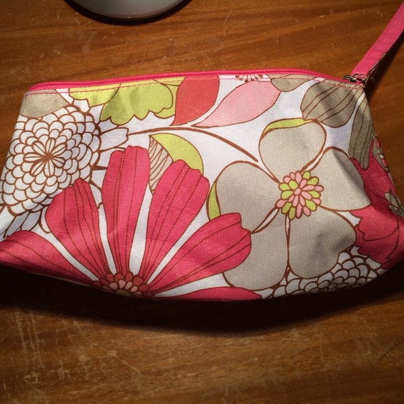 Clinique makeup bag w/pull