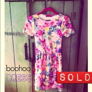 NWOT BooHoo Floral Gem Open Back Dress