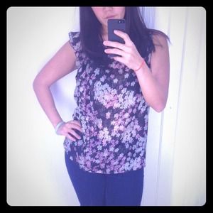 Floral sleeveless shirt