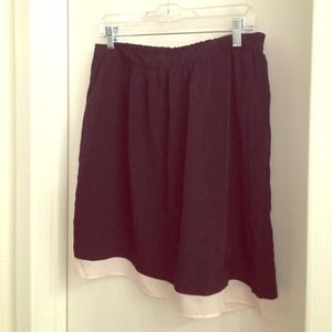 💢SOLD💢Black Skirt w/ Pockets. Size Large.