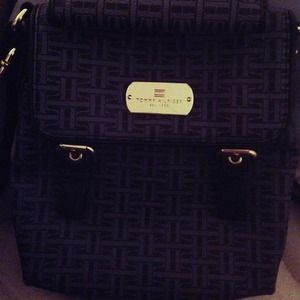 Tommy Hilfiger bag with wallet.