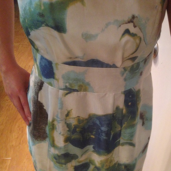 Banana republic dress with pockets - Picture 2 of 3