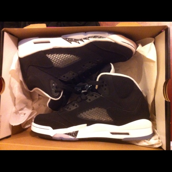 Shoes - JORDAN RETRO 5 OREOS