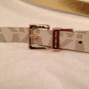 MK Logo belt