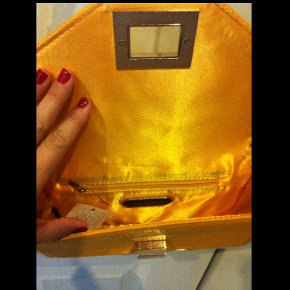 HP 2/17 Urban Expressions Summit Clutch Crossbody - Picture 2 of 4