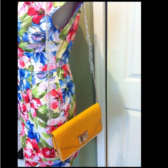 HP 2/17 Urban Expressions Summit Clutch Crossbody - Picture 3 of 4