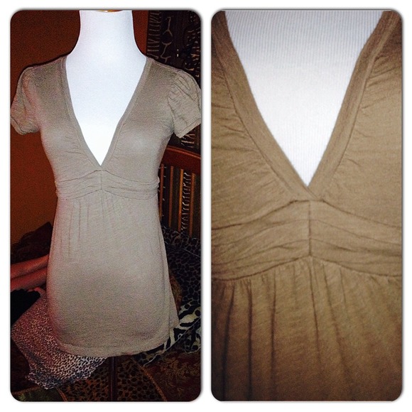 Brown v neck top