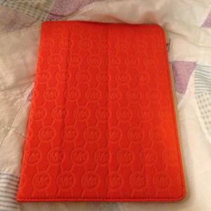Michael Kors iPad case. NEW. 🎀