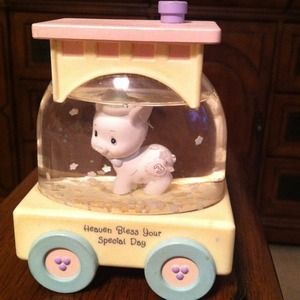 REDUCED Precious moments birthday train snowglobe3