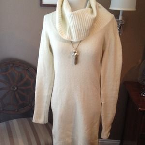 Kensie beautiful cream cowl neck