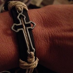 Very nice leather cross & cord bracelet NWOT