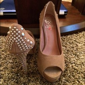 Vince Camuto pumps. 10% already deducted