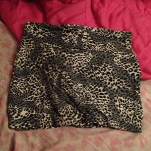 Leopard white and gray pencil skirt