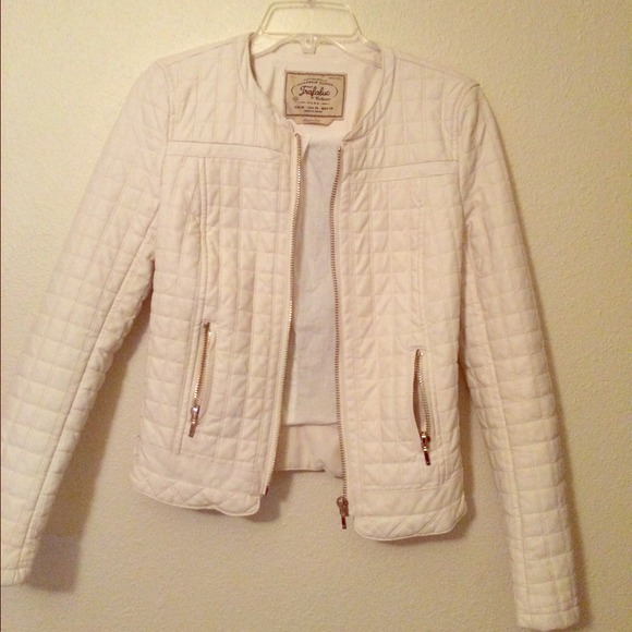 Zara Jackets & Blazers - 🚫SOLD🚫 🎉HP2/15🎉 White Zara Leather Jacket