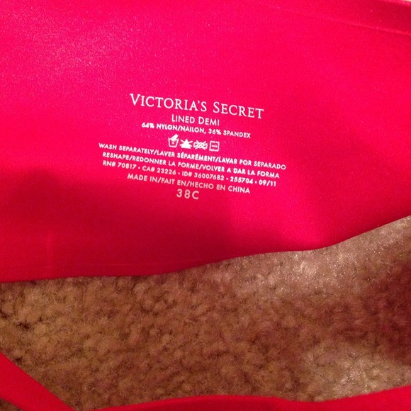 Red Victoria's Secret Bra. - Picture 2 of 3
