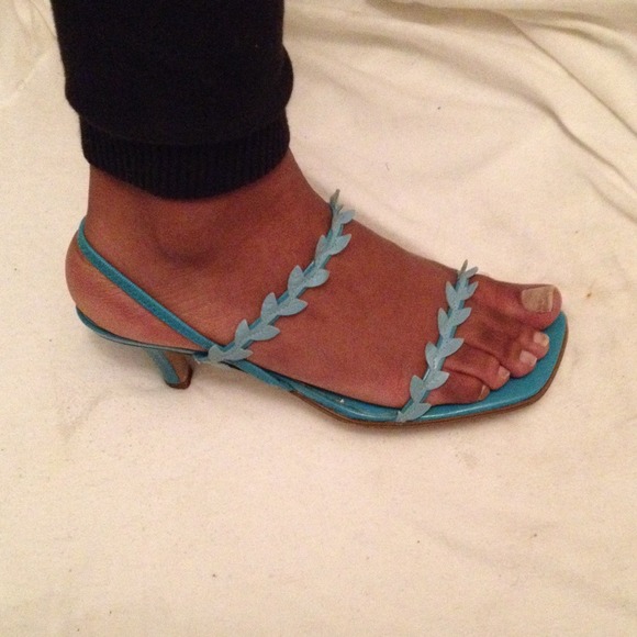 Low heel shoe