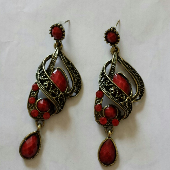 Earring - Picture 2 of 2