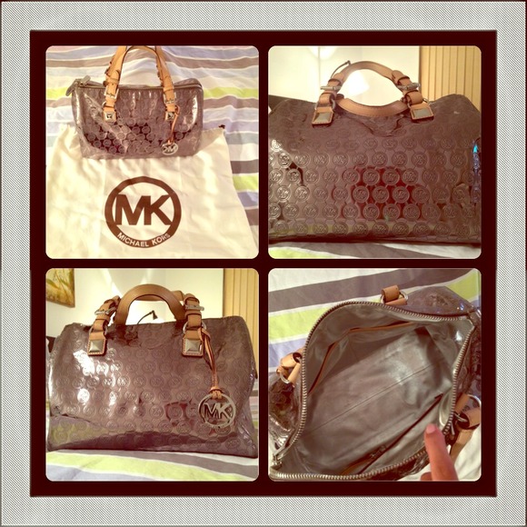 👜 Michael Kors Monogrammed silver speedy bag 👜
