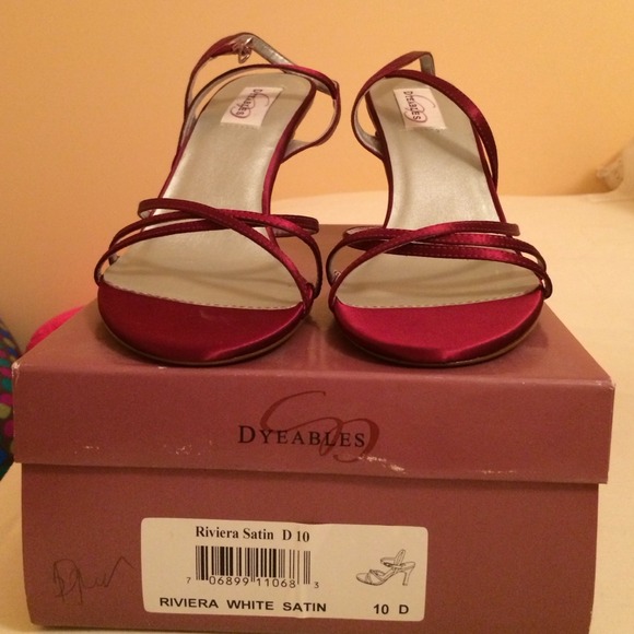 Dyeables size 10 dyed maroon/wine - Picture 1 of 3