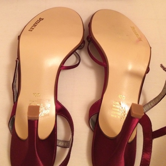 Dyeables size 10 dyed maroon/wine - Picture 3 of 3