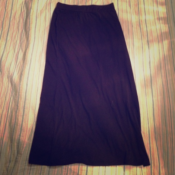 Black maxi skirt💁