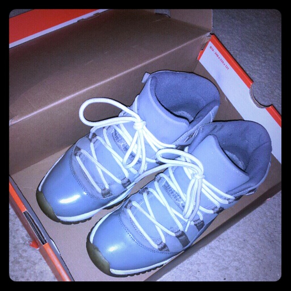 COOL GREY 11S