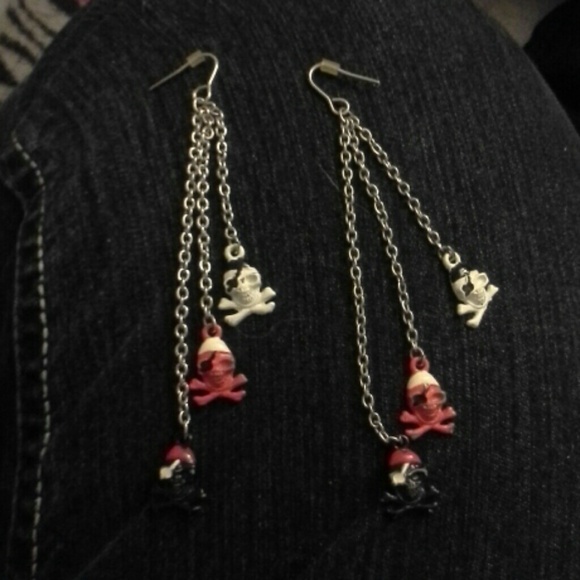 Skull pirate earrings