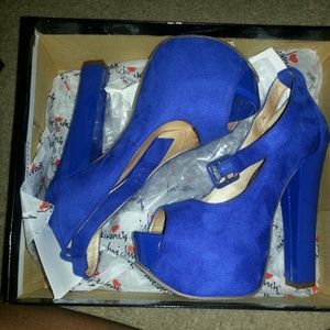 SOLD!!!! Blue Luichiny peep toe High heels