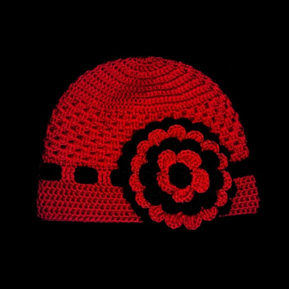 Crochet hat - Picture 3 of 4