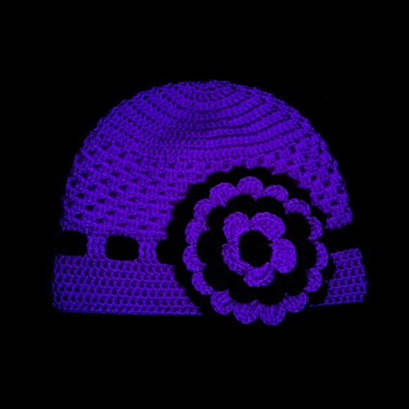 Crochet hat - Picture 4 of 4