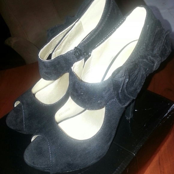 NEW Black Peep Toe Heels - Picture 1 of 3