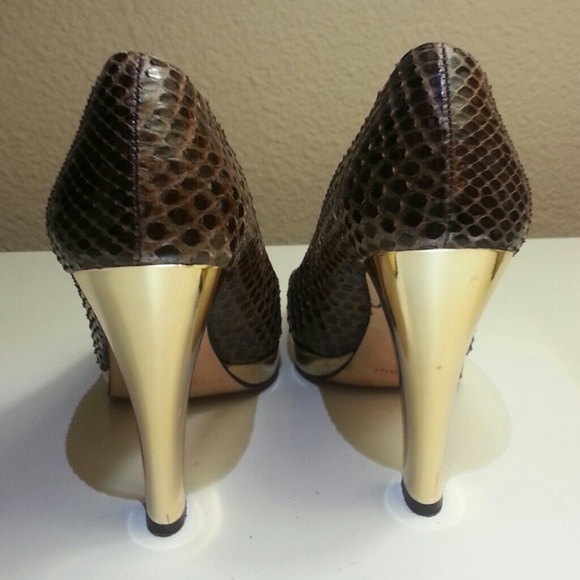 Michael Kors Brown Snakeskin 4" Gold Platform, 7.5 - Picture 3 of 3