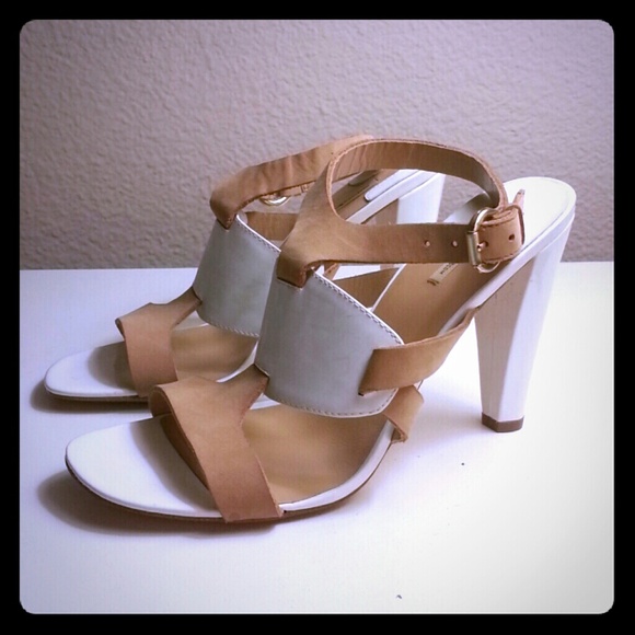 NEW Max Studio White & Tan 4" Sandals,  Size 7.5