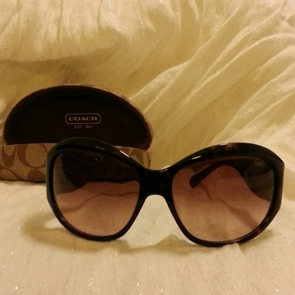 Coach - Picture 3 of 4