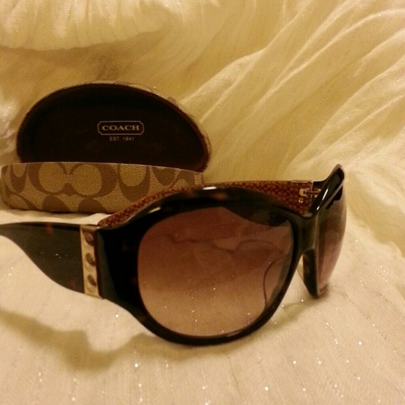 Coach - Picture 4 of 4