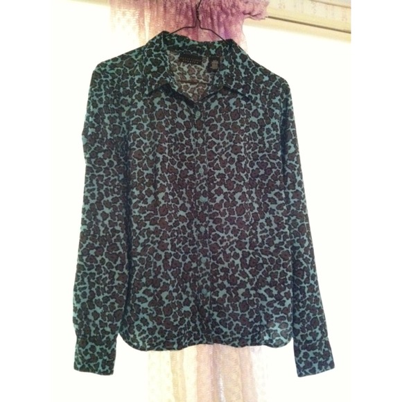Apostrophe leopard print top
