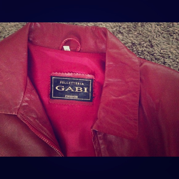 ✂️Red leather fitted coat with pockets and zipper