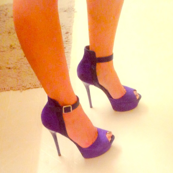 Cobalt blue Baker's 6" super sexy stilettos