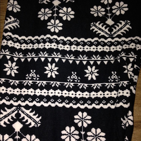 ⛔️CLEARANCE SALE⛔️💕💚Floral Print Legging💕💚 - Picture 2 of 2