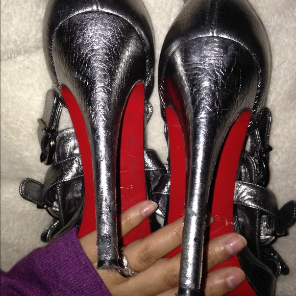 SOLD Authentic Christian louboutin - Picture 4 of 4