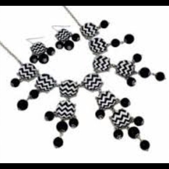 Black chevron bubble necklace and earrings set