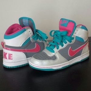 Women's Nike Sneaker