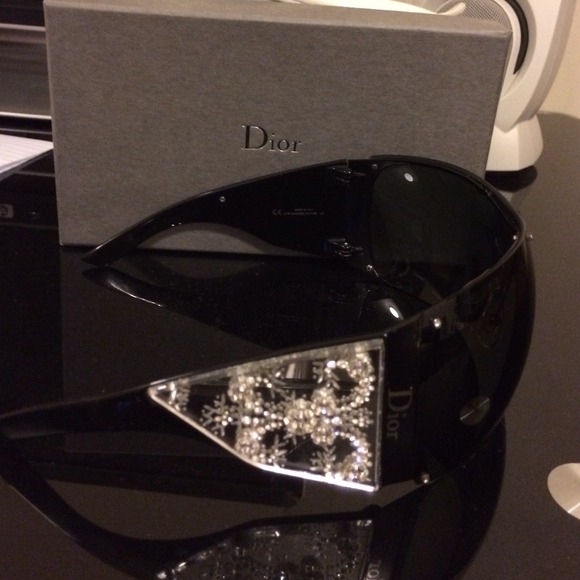 Dior Grand Salon Sunglasses- Limited Edition- - Picture 3 of 4