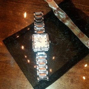 Reduced!!!! 👏👏Bulova Diamond Incrusted Watch