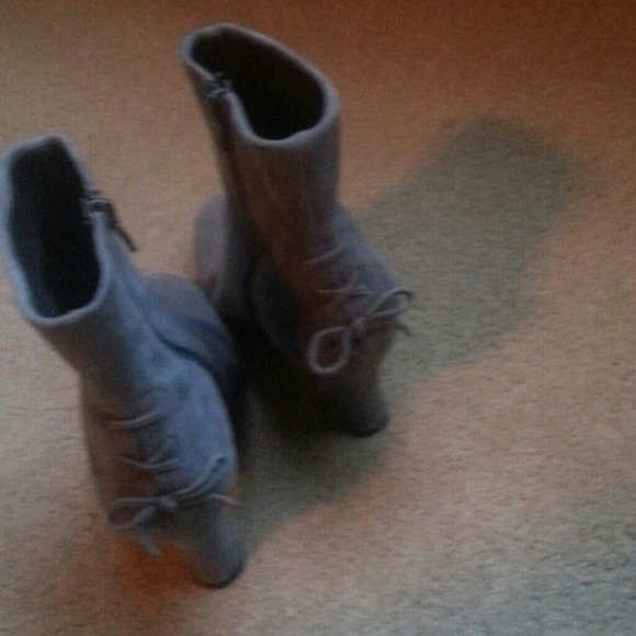 Size 7 suede ankle boots - Picture 3 of 3