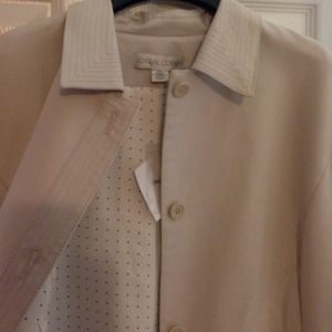 Ladies Trench Coat lined. New never worn XL