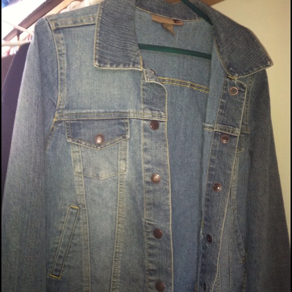 🚫🚫SOLD!! CUTE JEAN JACKET!!!! - Picture 2 of 3