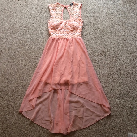 Flowy light pink dress!